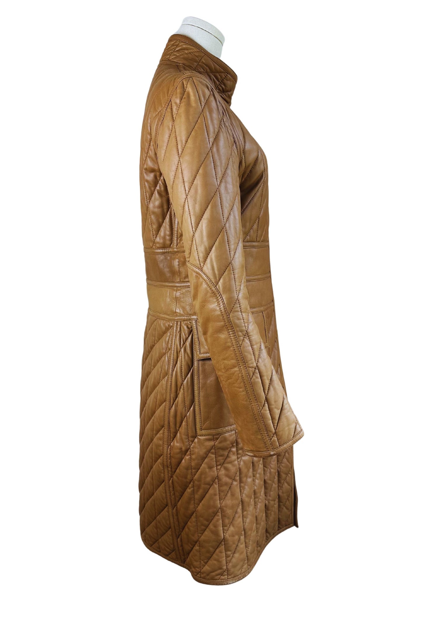 Gucci by Tom Ford F/W 2000 Documented Ready-To-Wear Runway Collection Quilted Leather Coat Size IT44