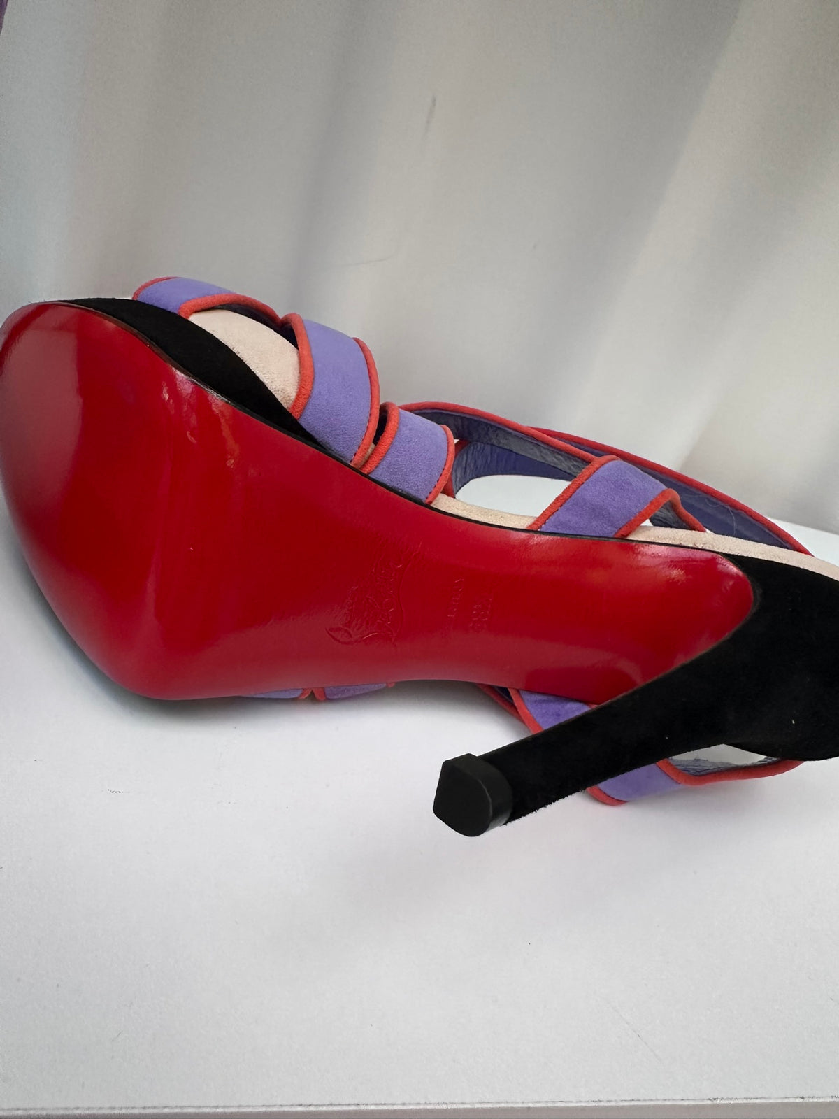 Christian Louboutin straratata lavender sandal 38.5 nib