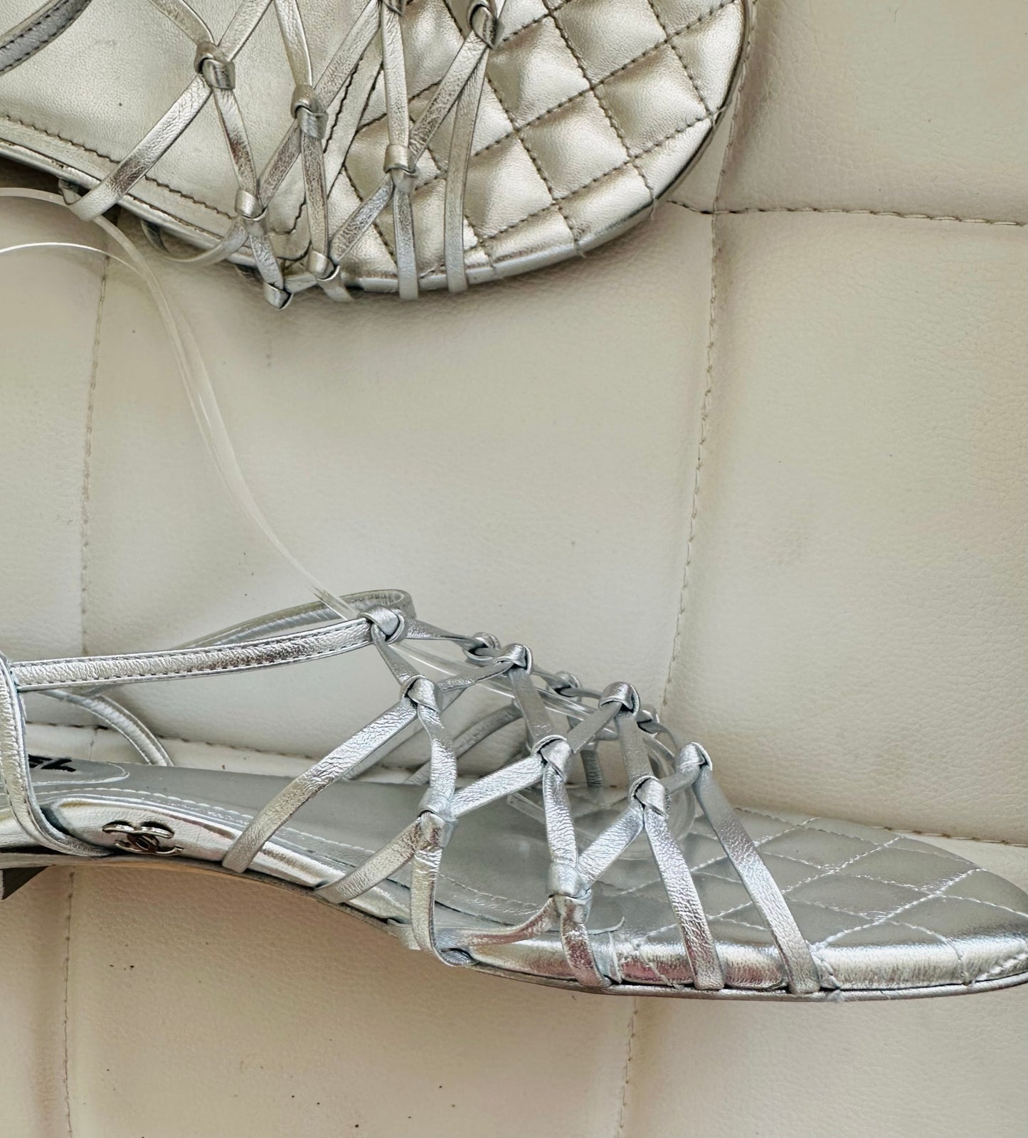 Chanel silver leather strappy knot flat sandals 39 1/2