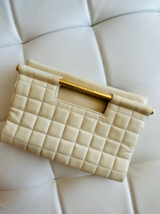 Chanel light beige chocolate bar fold over clutch pearl excellent 97-99