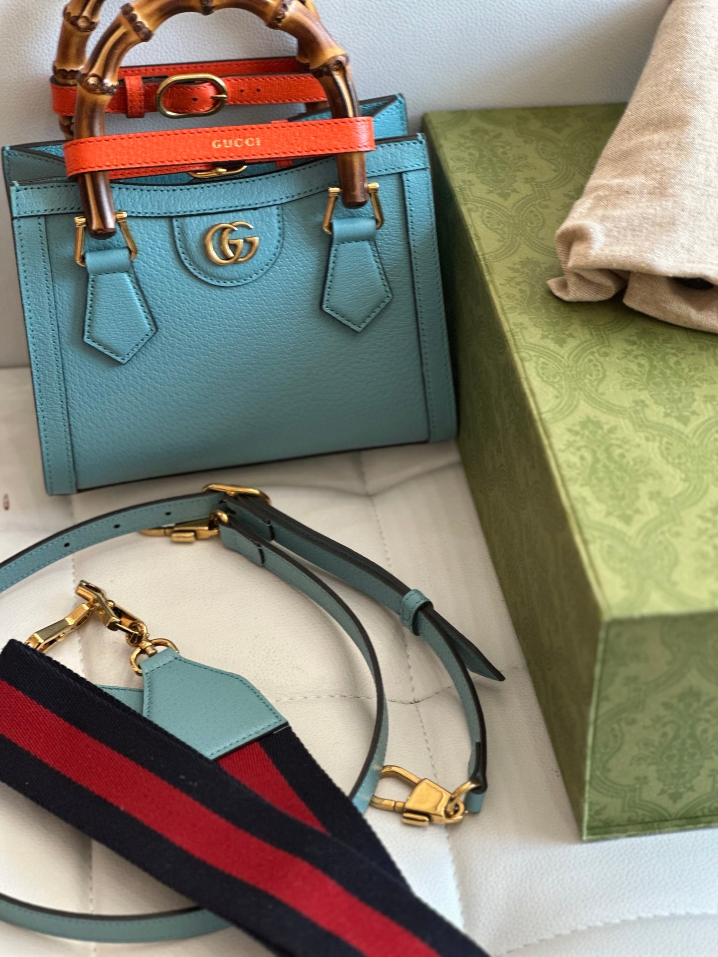 Gucci Diana full set pristine 2 straps crossbody shoulder