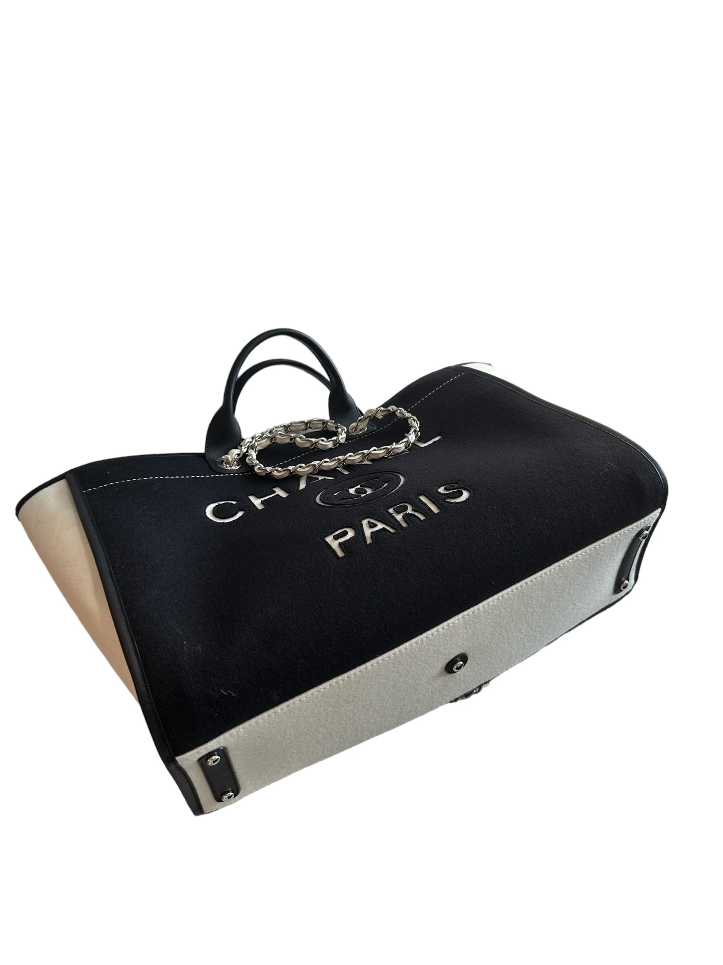 Chanel black and white felt/wool Deauville large
