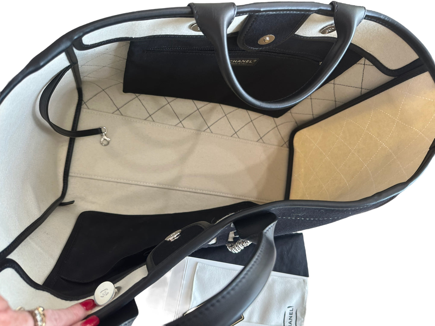 Chanel black and white felt/wool Deauville large