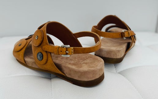 Henry Beguelin soft sandals flat 37 1/2 New in Box