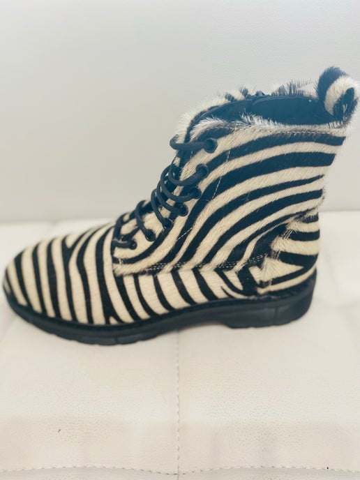 Polly Plume zebra crystal Lara boots 38 New in Box