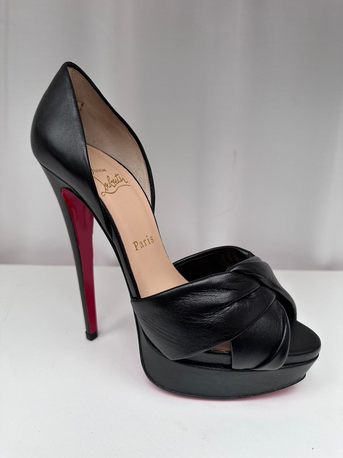 Christian Louboutin Volpi black leather nappa sandals 38 NIB