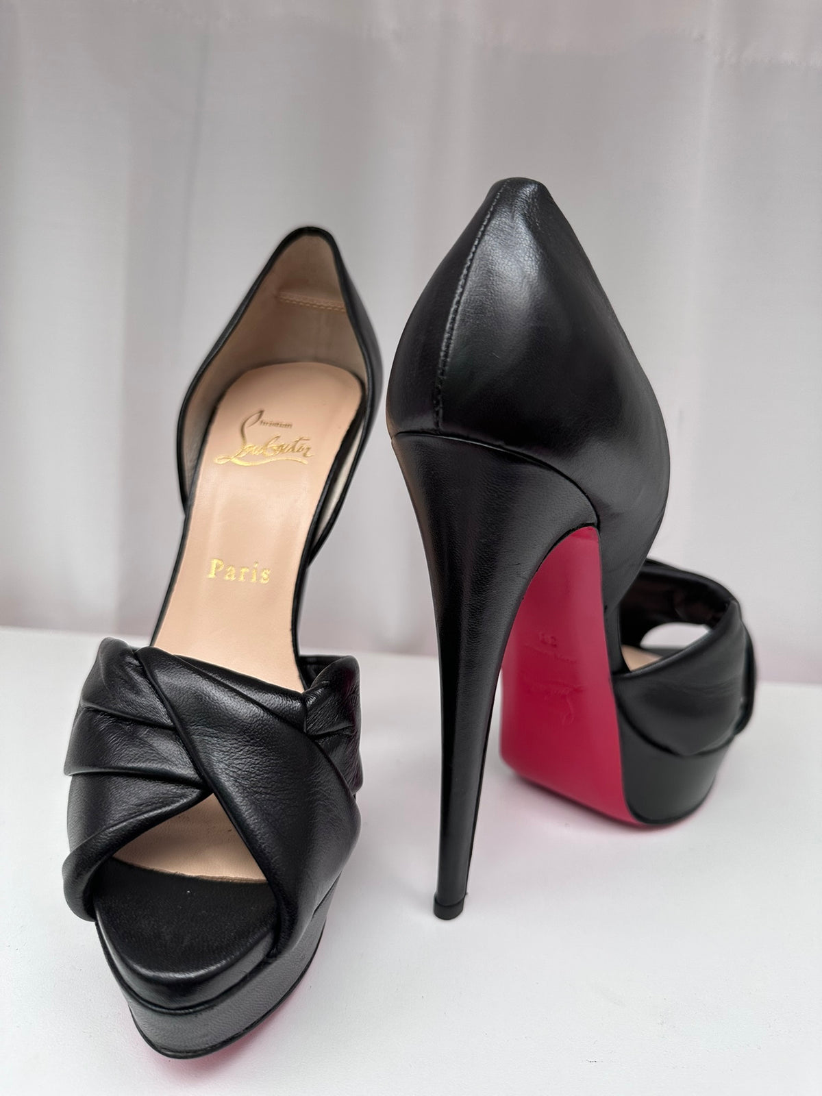 Christian Louboutin Volpi black leather nappa sandals 38 NIB