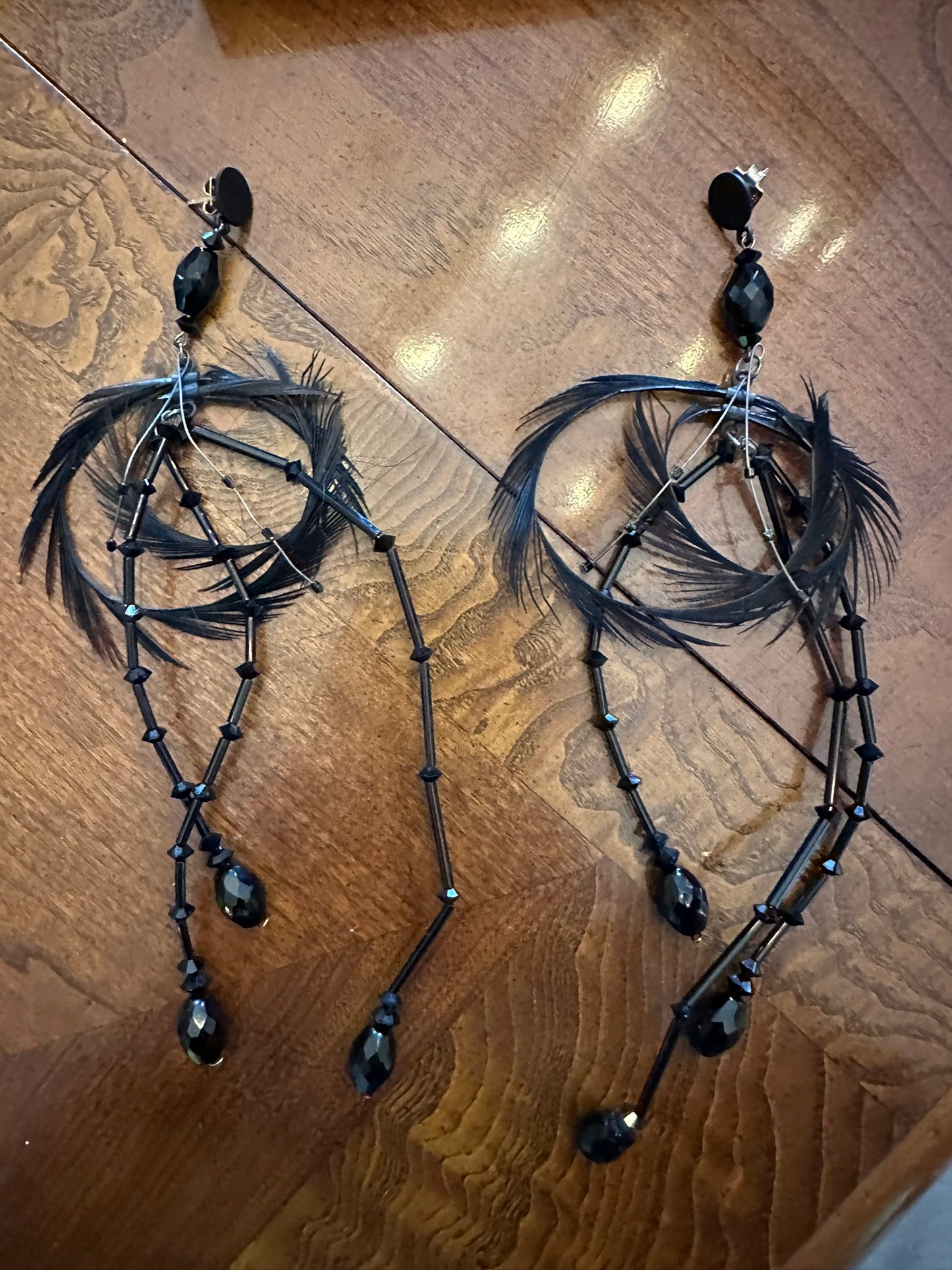 GUCCI TOM FORD 2001 FEATHER BEAD EARRINGS IN BOX