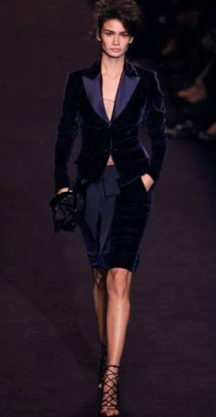 Yves Saint Laurent 2002 blue velvet runway suit Tom Ford F 36