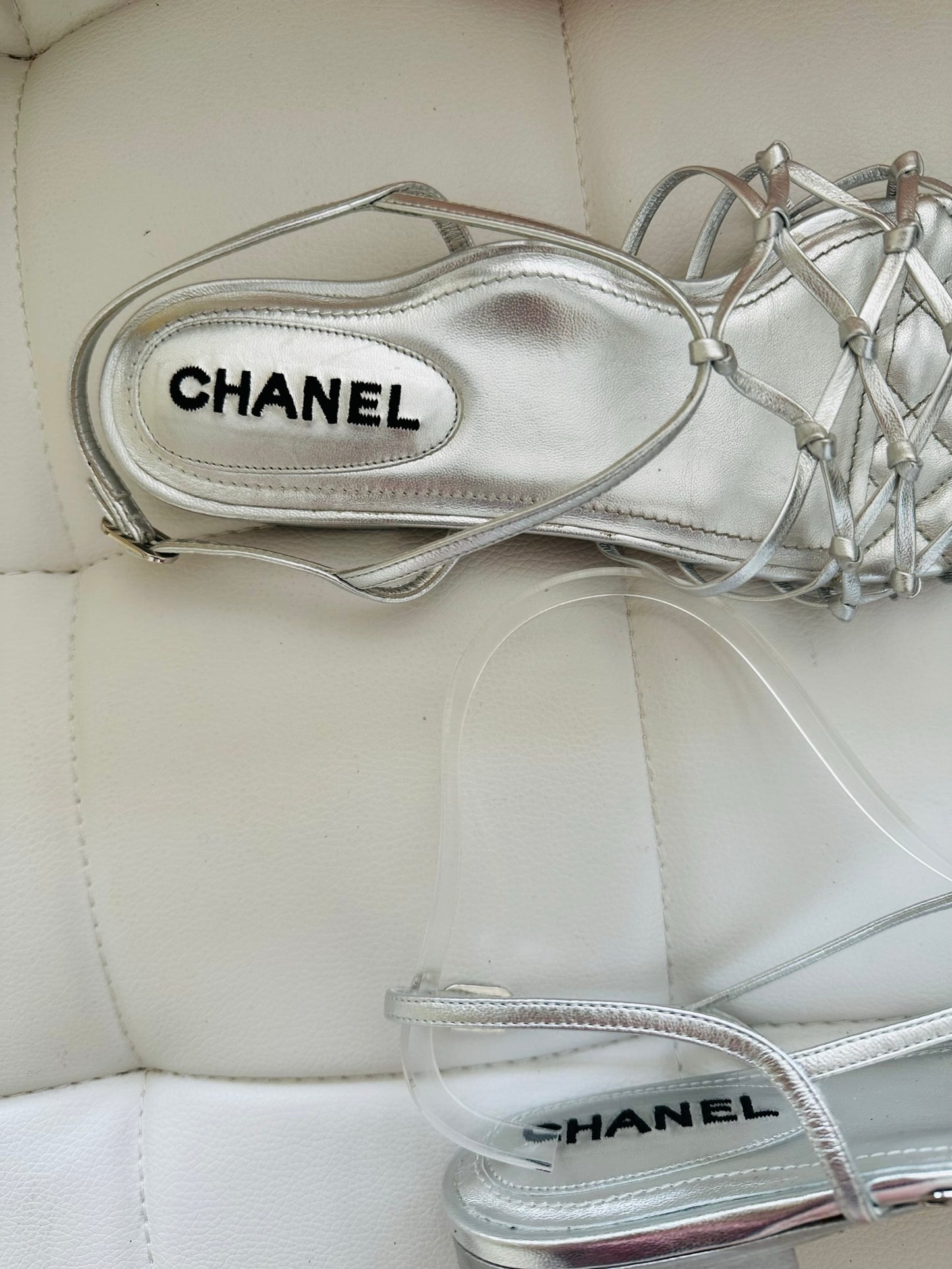 Chanel silver leather strappy knot flat sandals 39 1/2