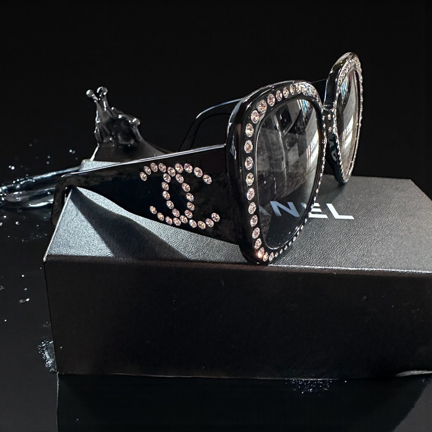 Chanel runway 1994 - 5 rhinestone sunglasses like new in box