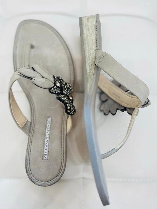 Vera Wang Lavender Zaila jewel thong sandal 8 New in Box